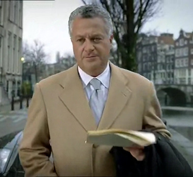 ملف:Bram Moszkowicz in commercial (cropped).jpg