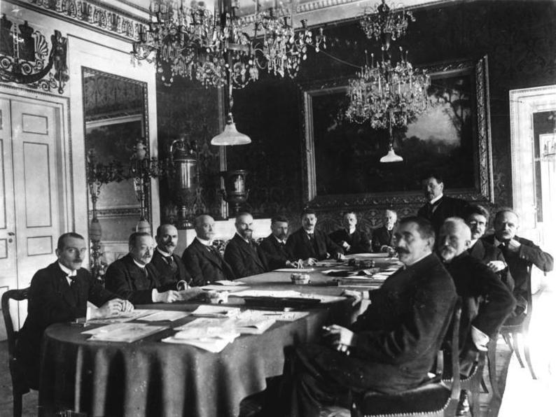 ملف:Bundesarchiv Bild 183-R08282, Weimar, Regierung Scheidemann.jpg