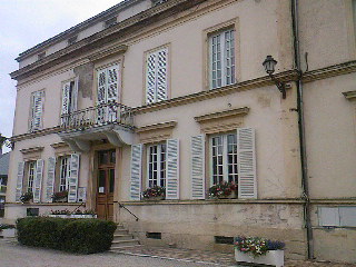 ملف:Mairie givonne.jpg