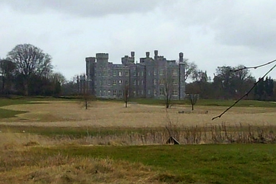 ملف:Killeen Castle, Co Meath - geograph.org.uk - 1760645, enhanced.jpg