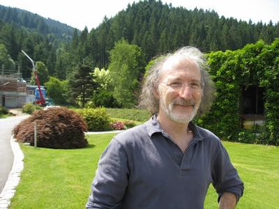 ملف:Dan Segal.jpeg