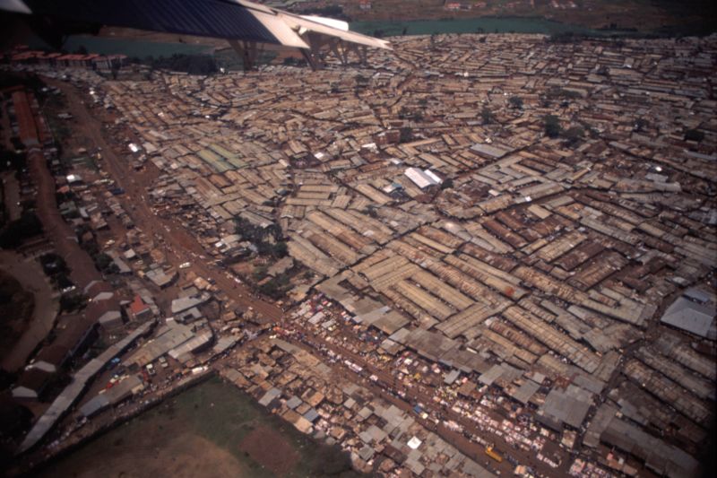 ملف:Nairobi Slums.jpg