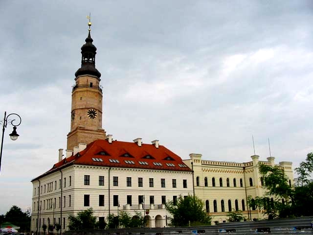 ملف:Glogow ratusz.jpg