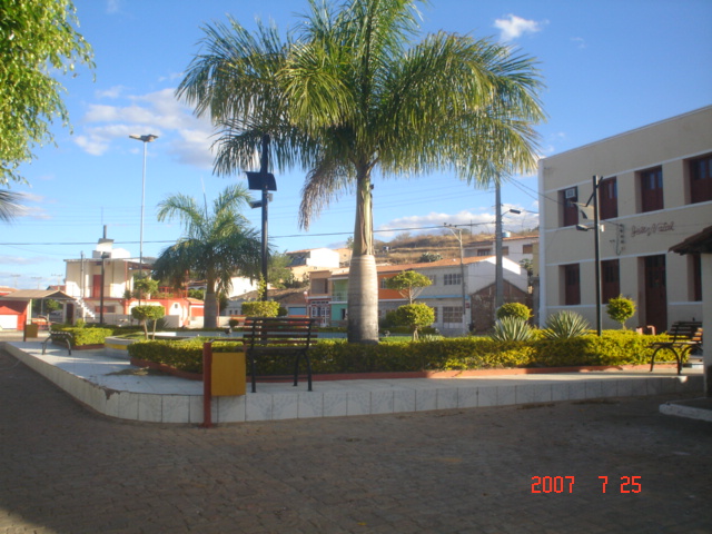 ملف:Fonteluminosaibit.jpg