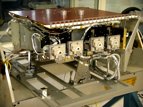 ملف:SDO-eve-instrument.jpg