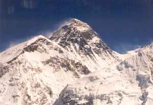ملف:Sagarmatha ck Oct18 2002.jpg