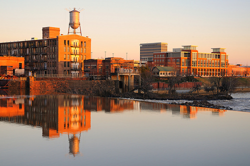 ملف:Columbus, Georgia skyline at sunset.jpg