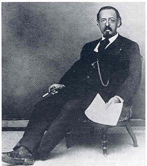 ملف:Marcus sitzend.jpg