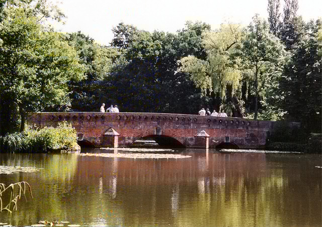 ملف:Tykes Water bridge - geograph.org.uk - 432495.jpg