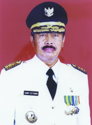 ملف:Governor of West Java Danny Setiawan.jpg