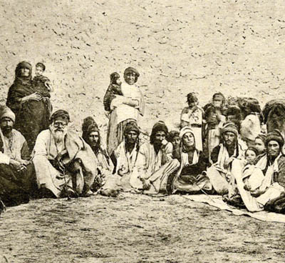 ملف:Yezidis of Mount Sinjar.jpg