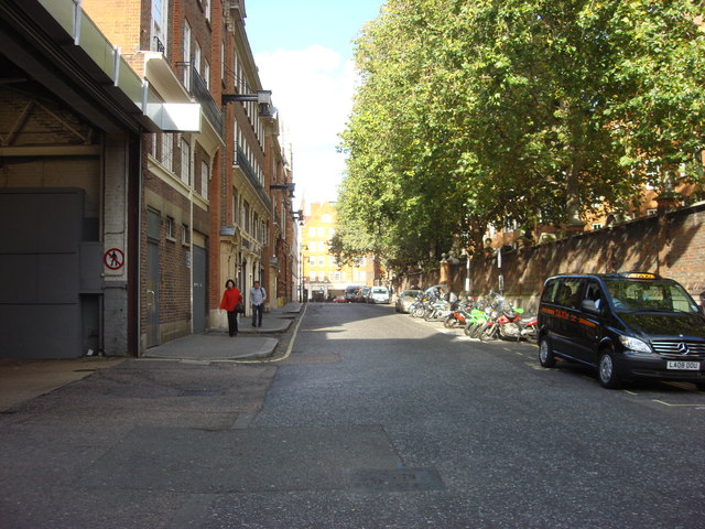 ملف:Eccleston Place - geograph.org.uk - 999329.jpg