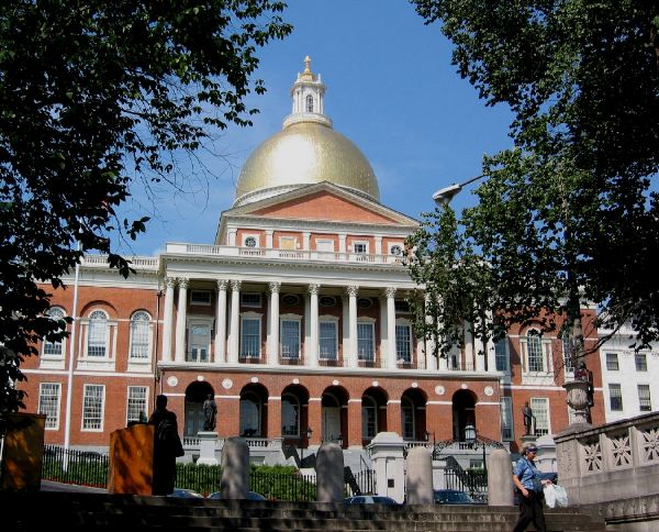 ملف:Massachusetts State House frontal view.jpg