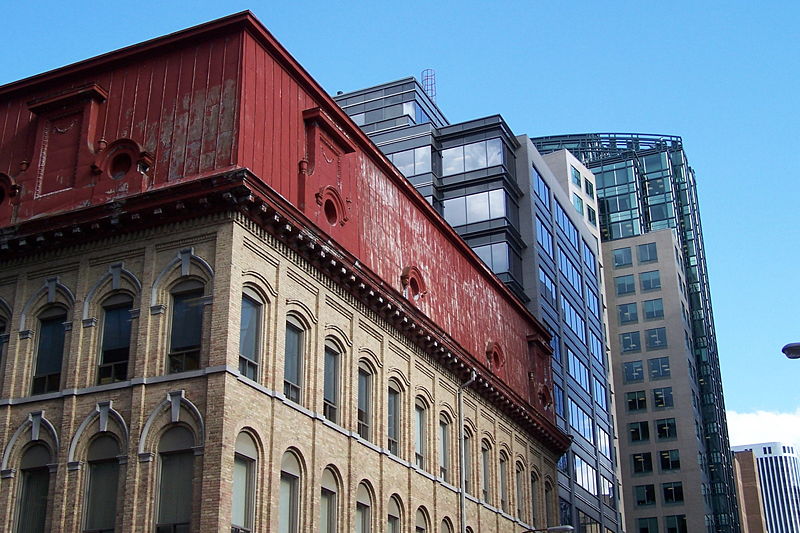 ملف:Ottawa Old with New.jpg