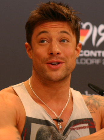 ملف:Duncan James 2011 cropped.jpg