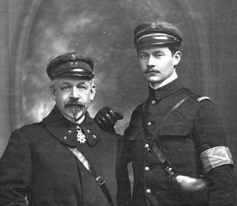 ملف:Pierre-Jean Ronarc'h et l'Amiral Ronarc'h.jpg