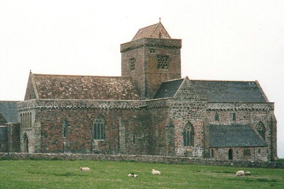 ملف:Iona Abbey.jpg