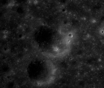 ملف:Robert crater AS17-P-2760.jpg