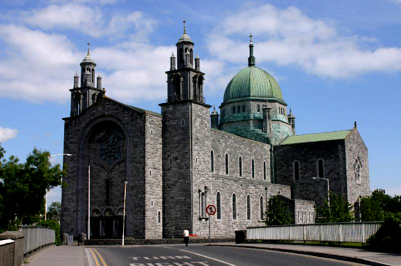 ملف:Galway cathedral.jpg