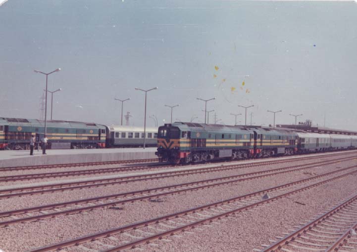 ملف:Railway station samawa.jpg