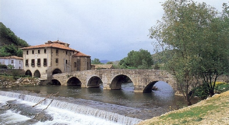 ملف:Villava chap Trinité.jpg