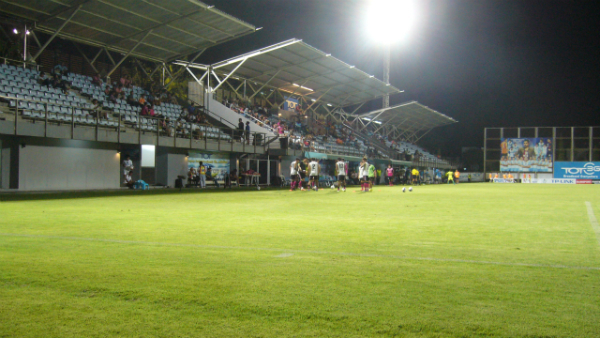 ملف:TOT Stadium.jpg