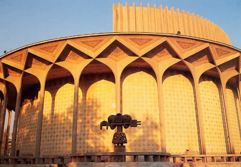 ملف:Teatreshahr11.jpg