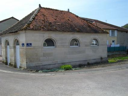 ملف:Lavoir à Sailly (52).jpg