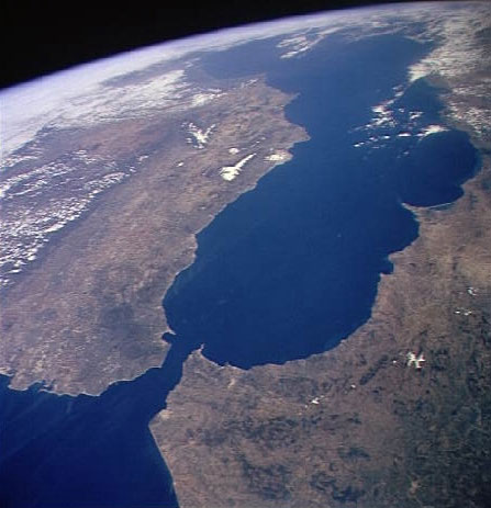 ملف:Strait of gibraltar.jpg