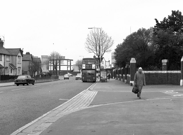 ملف:Thornton Road, Croydon - geograph.org.uk - 601449.jpg