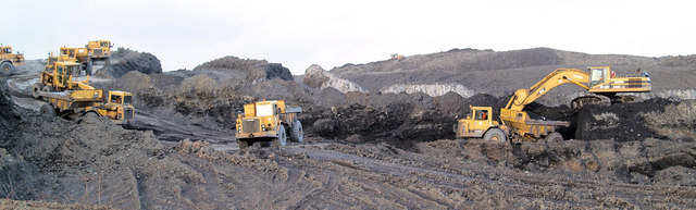 ملف:Grimethorpe 'muck' stack remediation - geograph.org.uk - 481951.jpg