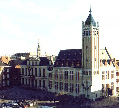 ملف:Grotemarktroeselare1.jpg