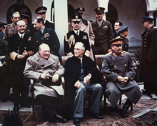 ملف:Yalta summit 1945 with Churchill, Roosevelt, Stalin.jpg
