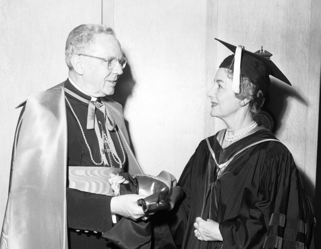 ملف:Irene Dunne and Cardinal McIntyre.jpg