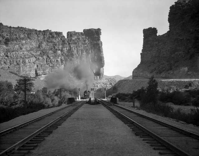 ملف:D&RGW Castle Gate steam train approaching.jpg