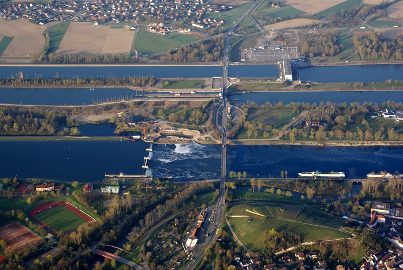 ملف:Rhein 800.jpg