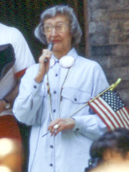 ملف:19950904 01 Dawn Clark Netsch @ WOOGMS parade (5373585709) (1).jpg