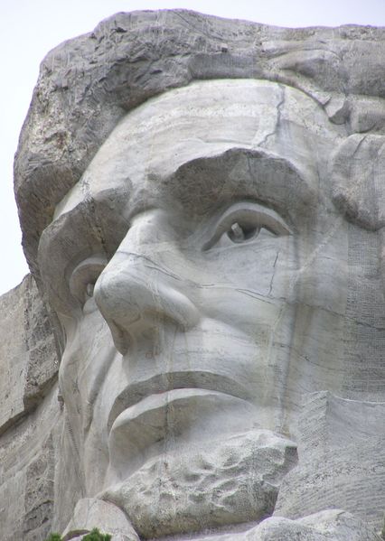 ملف:MtRushmore Abe close.jpg