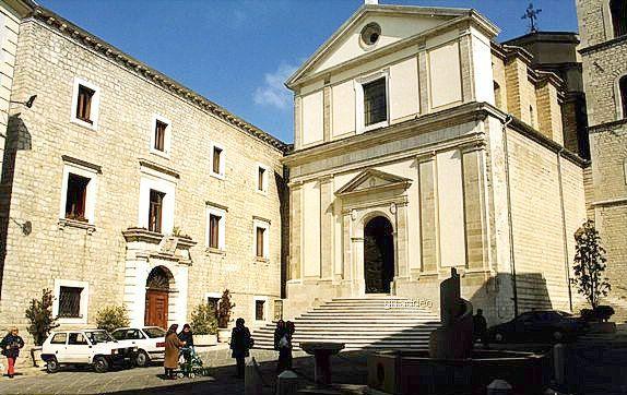 ملف:PiazzaDuomoPZ.jpg
