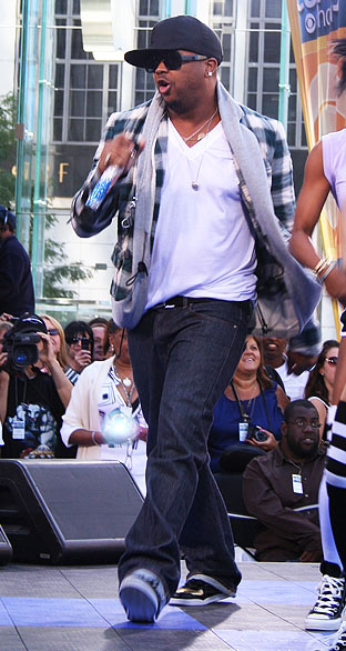 ملف:The-Dream performing.jpg
