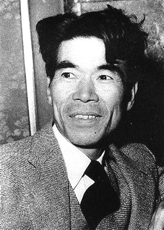 ملف:Eiji Yoshikawa.jpg