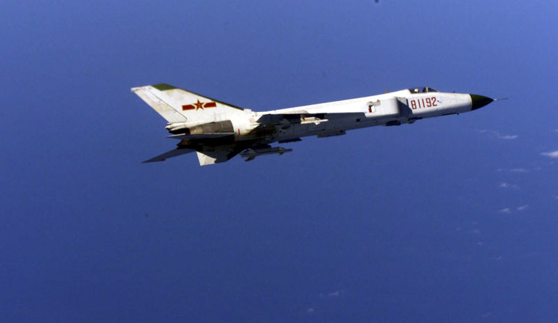 ملف:KampfflugzeugF-8China.jpg