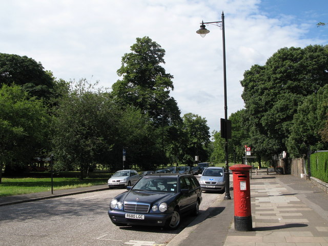 ملف:North Side, SW4 - geograph.org.uk - 900152.jpg