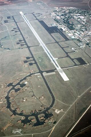 ملف:Incirlik Air Base overhead 1987.jpg