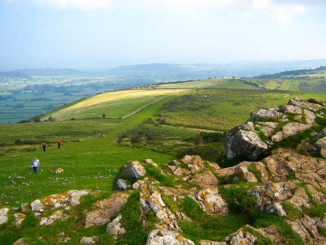 ملف:Crook Peak towards Compton Hill.jpg