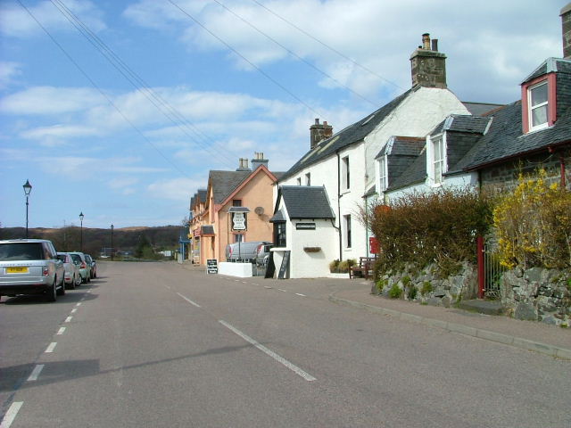 ملف:Arisaig main street - geograph.org.uk - 774503.jpg
