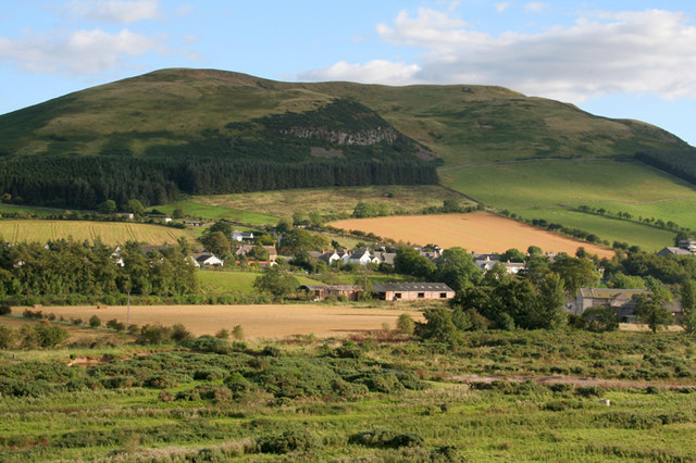 ملف:Kirk Yetholm from the Mindrum Road.jpg