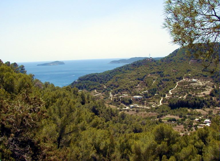 ملف:Ibiza.landschaft.jpg