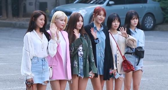 ملف:180601 AOA 뮤직뱅크 출근길.jpg