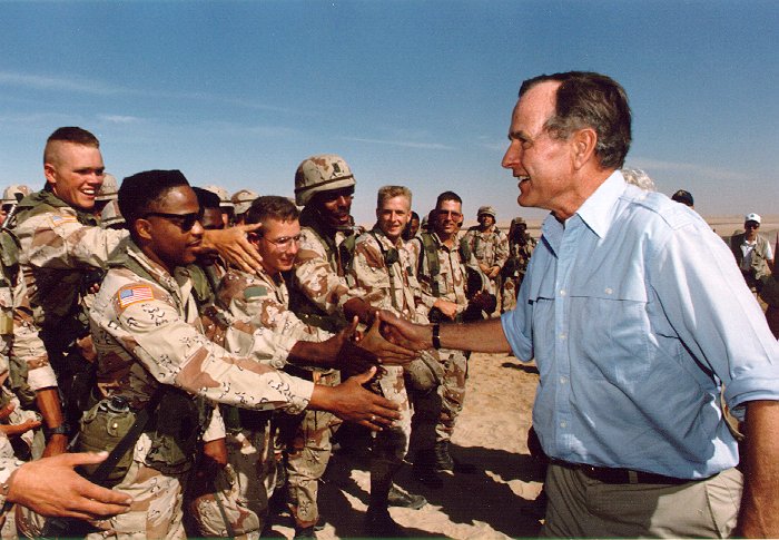 ملف:Bush troops.jpg